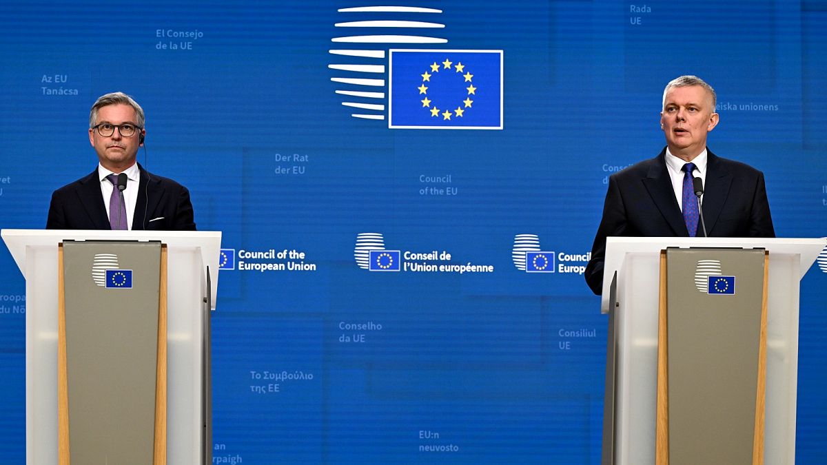 Magnus Brunner (left) and Tomasz Siemoniak (right).