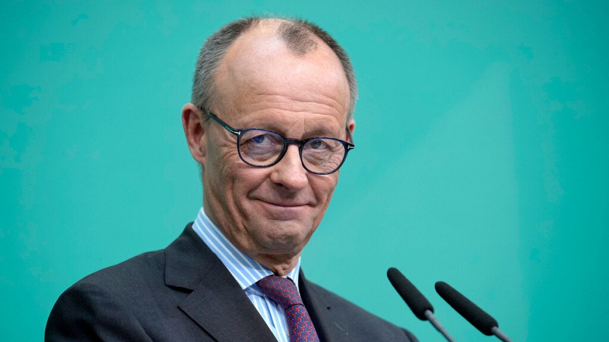 Friedrich Merz, Vorsitzender der Christlich Demokratischen Union (CDU), spricht zu den Medien während einer Pressekonferenz in Berlin, Deutschland, Montag, 3. März 2025.