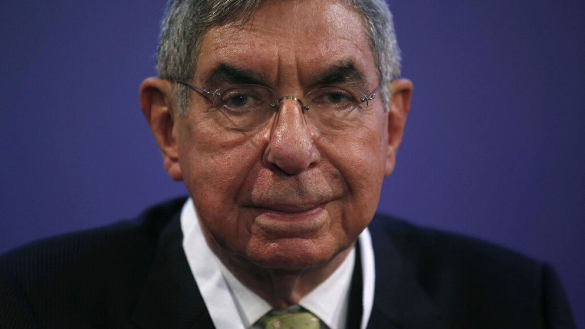 FILE: Nobel Peace Prize laureate and two-time Costa Rican President Oscar Arias at the University in Barcelona, Spain, Nov. 13, 2015