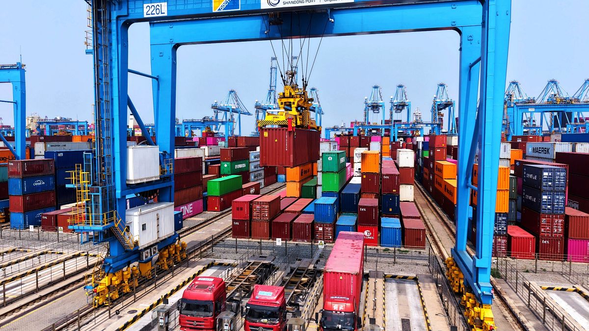 China senkt die wichtigsten Kreditquoten, um Tiefs zu verzeichnen, um den Auswirkungen der US -Zölle entgegenzuwirken