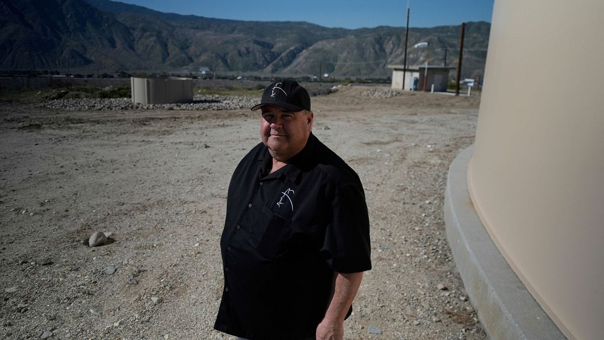 Von der Frustration bis zur Innovation: Die Erfindung des pensionierten Feuerwehrmanns hilft dabei, Häuser vor Waldbränden zu retten