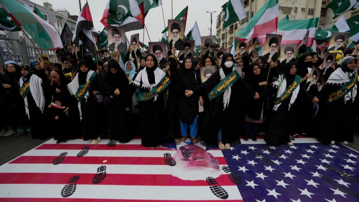 Pakistan verurteilt Trumps Bombenanschläge auf den Iran, nachdem er ihn für den Friedensnobelpreis unterstützt hat