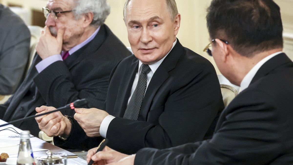 Putin sagt, er sei bereit, Zelenskyy zu treffen, aber nur in der letzten Phase der Verhandlungen