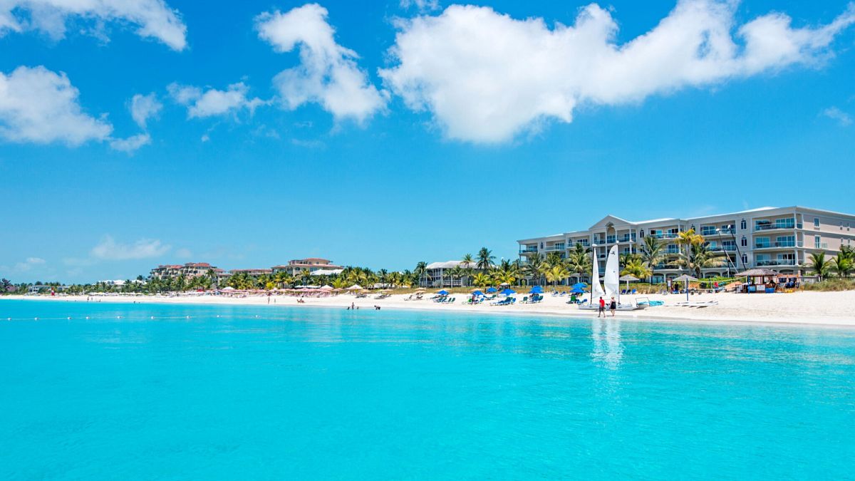 Drei getötet und zehn verletzt in Türken und Caicos 'erste Massenerschießung, sagt die Polizei, sagt die Polizei