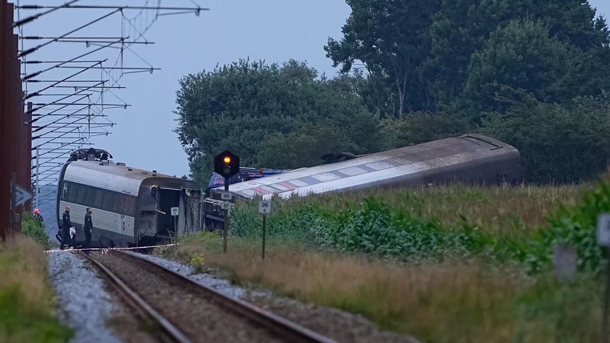 Mindestens eine Person, die nach dem Zug mit Tanker in Dänemark getötet wurde, sagen örtliche Beamte, sagen örtliche Beamte