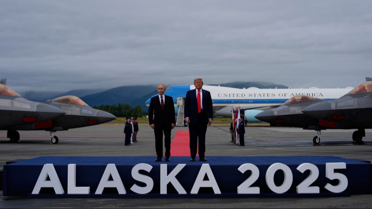 Trump und Putins Alaska Gipfel auf Fotos