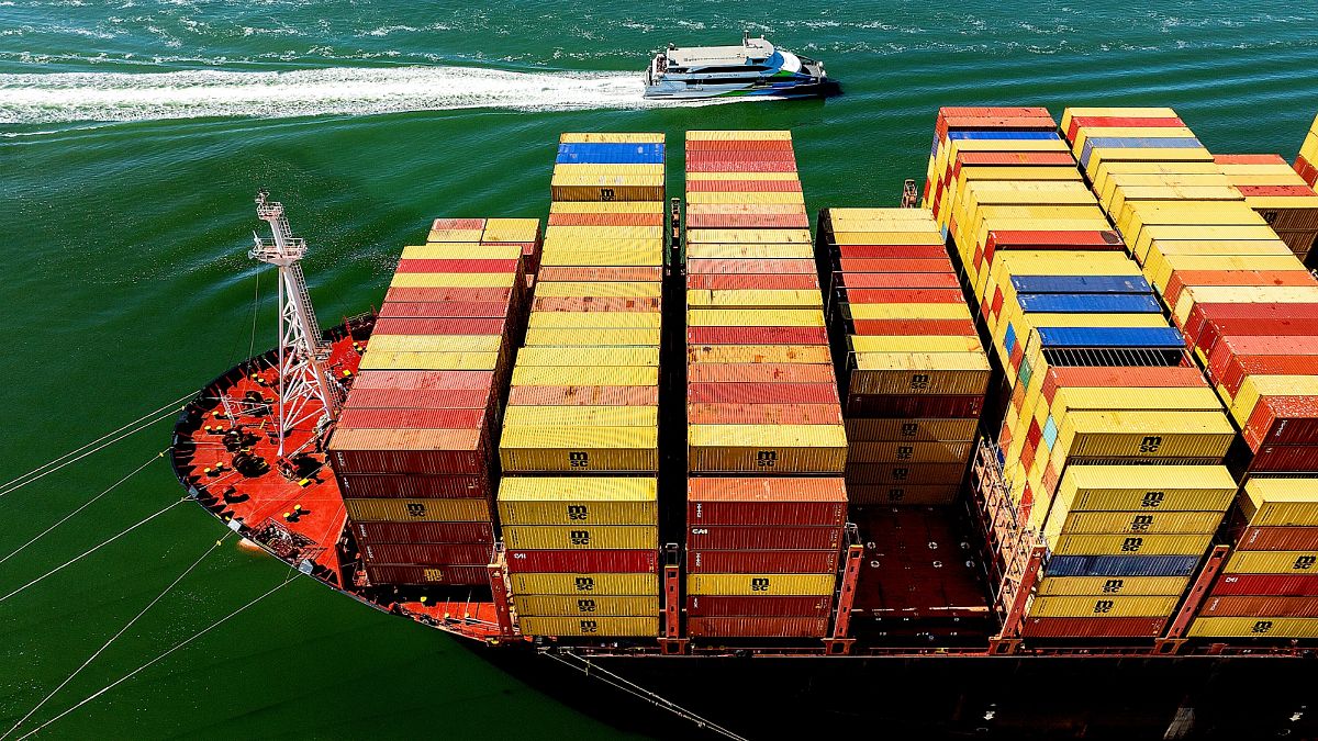 US -Präsident Donald Trumps umfassende globale Tarife treten in Kraft