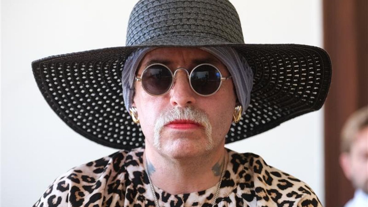 Verurteilte deutsche Transgender-Rechtssextextremist, um Zeit im Frauengefängnis zu dienen