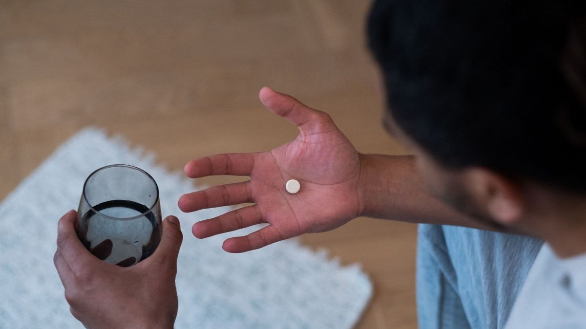 Wohlhabende Länder zahlen mehr für wesentliche Medikamente, aber die Kostenbelastung ist weitaus niedriger, studiert die Studie