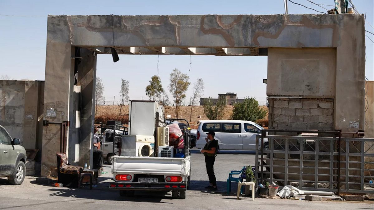 Alawiten fliehen nach Häusern im Vorort von Damaskus nach Drohungen der bewaffneten Gruppe