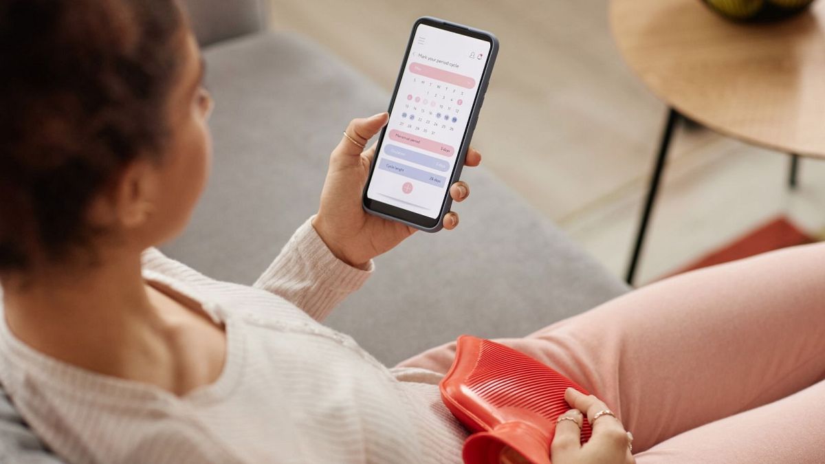 Frauen mit langem Covid haben möglicherweise längere, schwerere Perioden, Studienfunde