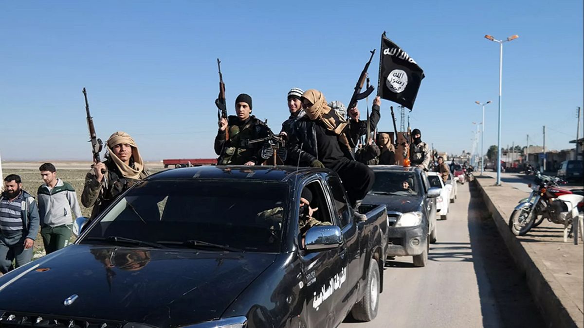 Gerichtsverfahren gegen drei Frauen aus derselben Familie, die beschuldigt wird, sich dem Islamischen Staat angeschlossen zu haben