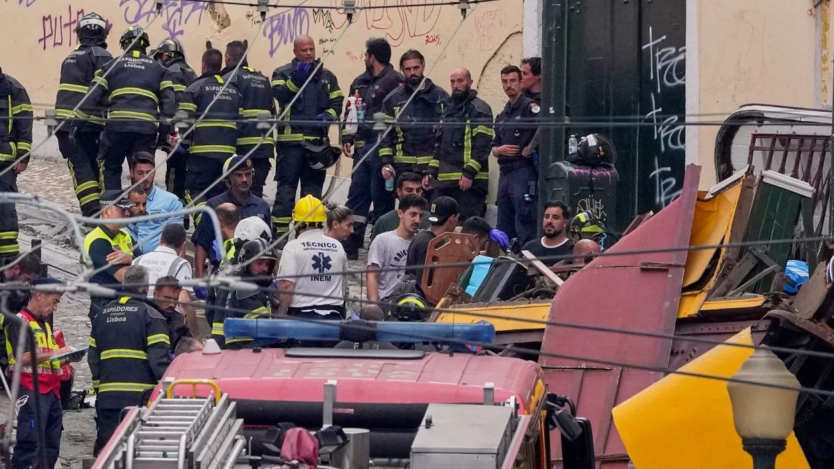 Mindestens drei Menschen getötet und 20 weitere verletzt, nachdem Straßenbahn in Lissabon entgleist
