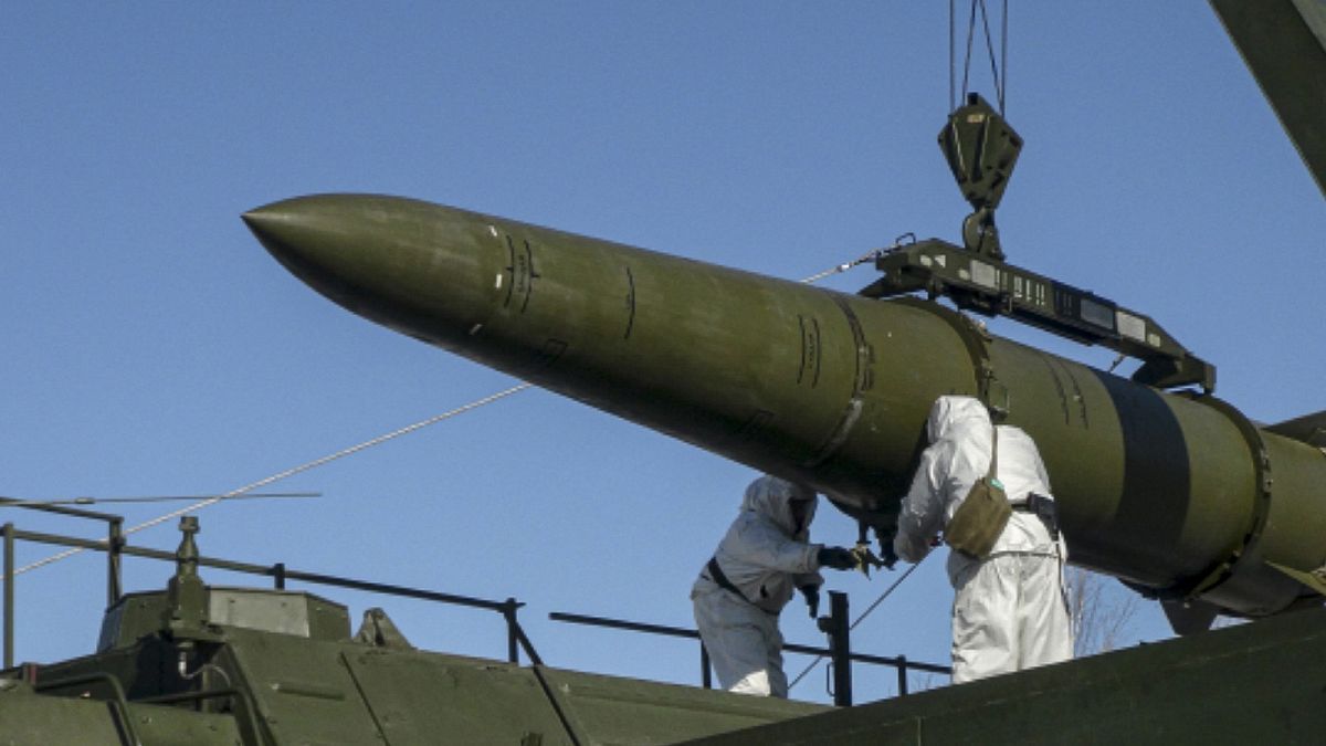 Russland, um nukleare Waffengrenzen für ein weiteres Jahr zu respektieren, sagt Putin