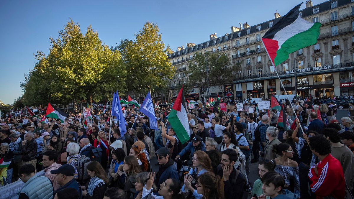Tausende marschieren in Paris für die Anerkennung des palästinensischen Staates