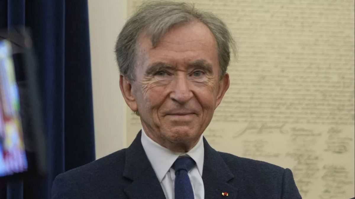 "Tödlich für unsere Wirtschaft": Französischer Milliardär Bernard Arnault senkt Vermögenssteuer