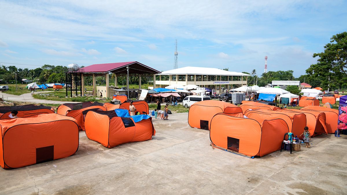 Die Zahl der Todesopfer erhöht sich auf 72, nachdem starke Erdbeben Central Philippi trifft