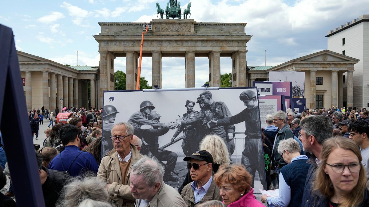 Experten fordern zum 35. Jahrestag der deutschen Vereinigung eine schnelle europäische Wiedergutmachung