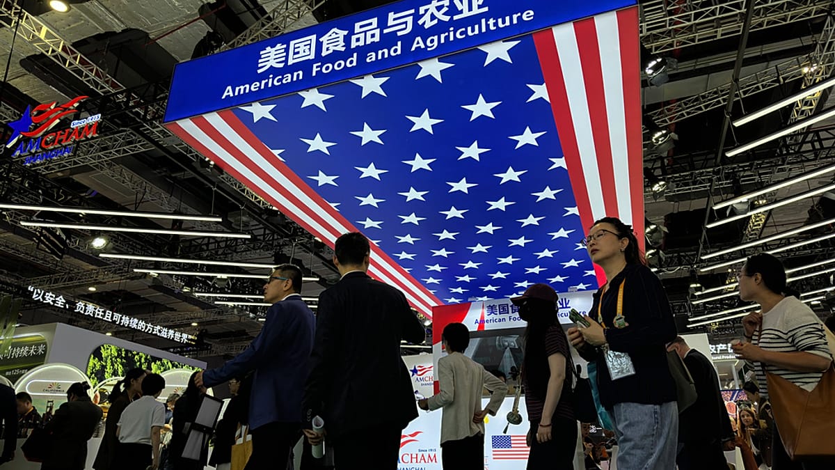 Chinas Exporte gingen im Oktober um 1,1 % zurück, was auf geringere Lieferungen in die USA zurückzuführen ist