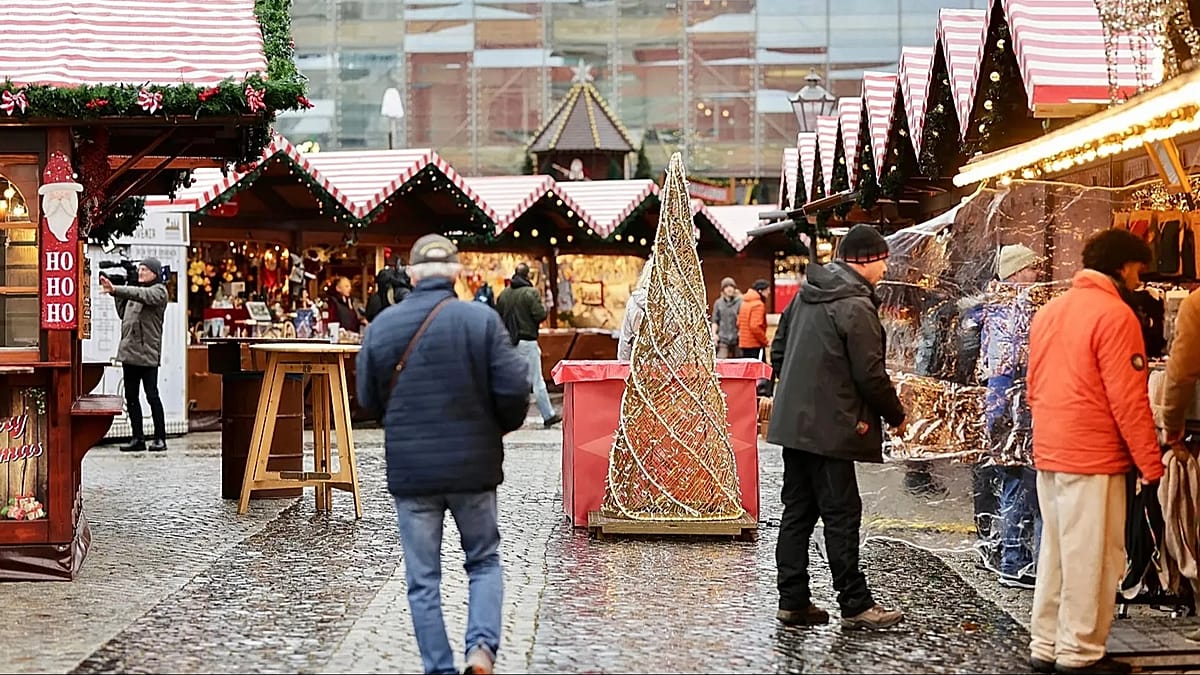 Der Magdeburger Weihnachtsmarkt wird ein Jahr nach einem tödlichen Autoanschlag wiedereröffnet