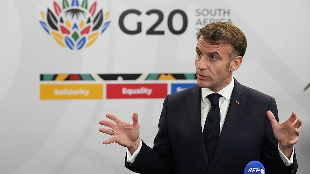 Macron versucht, die Öffentlichkeit zu beruhigen, während Frankreich einen neuen freiwilligen Militärdienst vorbereitet