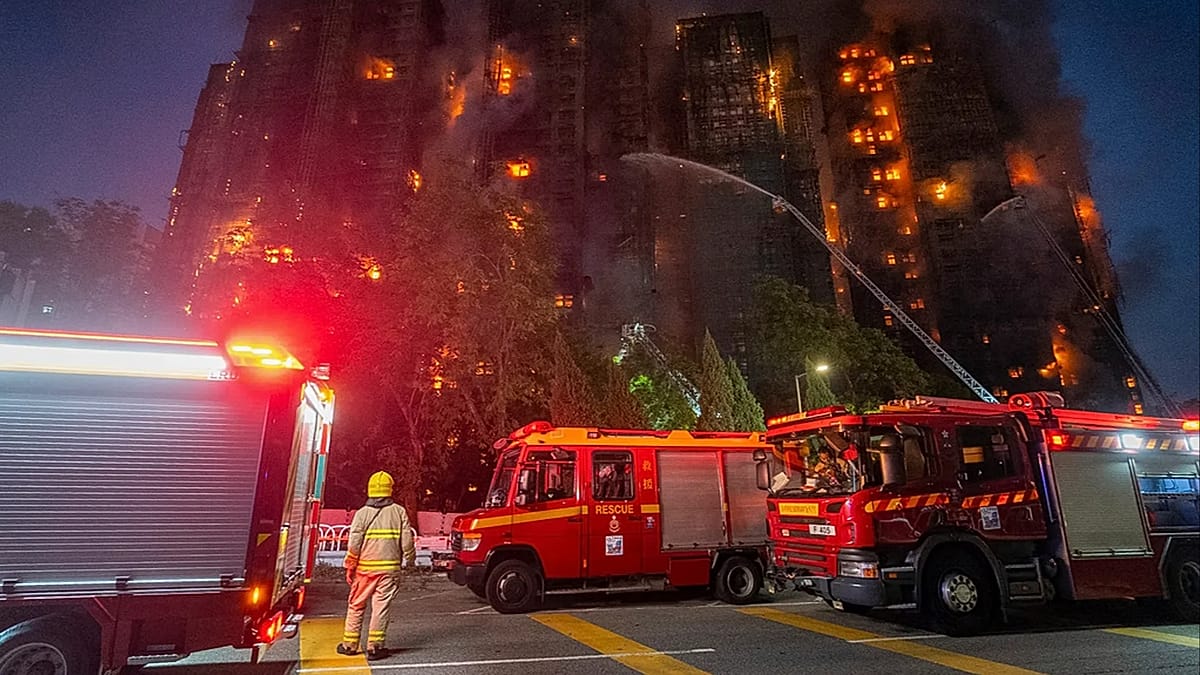 Mindestens 36 Tote und 279 werden immer noch vermisst, als ein Brand einen Wohnkomplex in Hongkong verwüstet