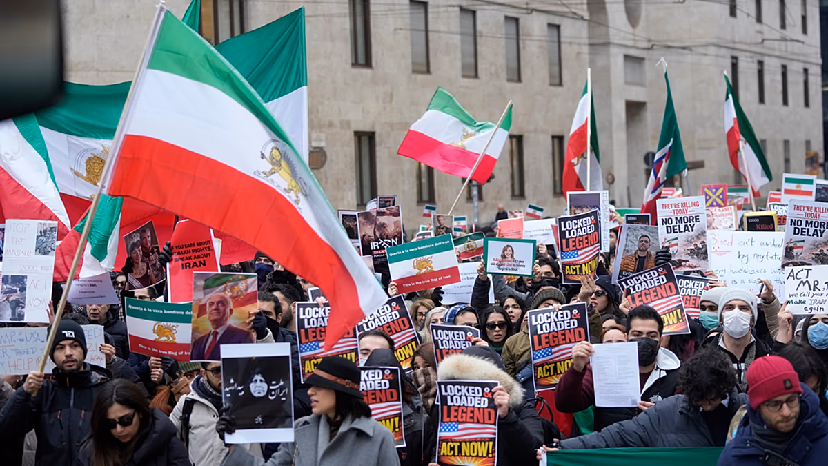 Ehemaliger Geisel sagt, der Abbruch der diplomatischen Beziehungen zum Iran würde das Regime unter Druck setzen