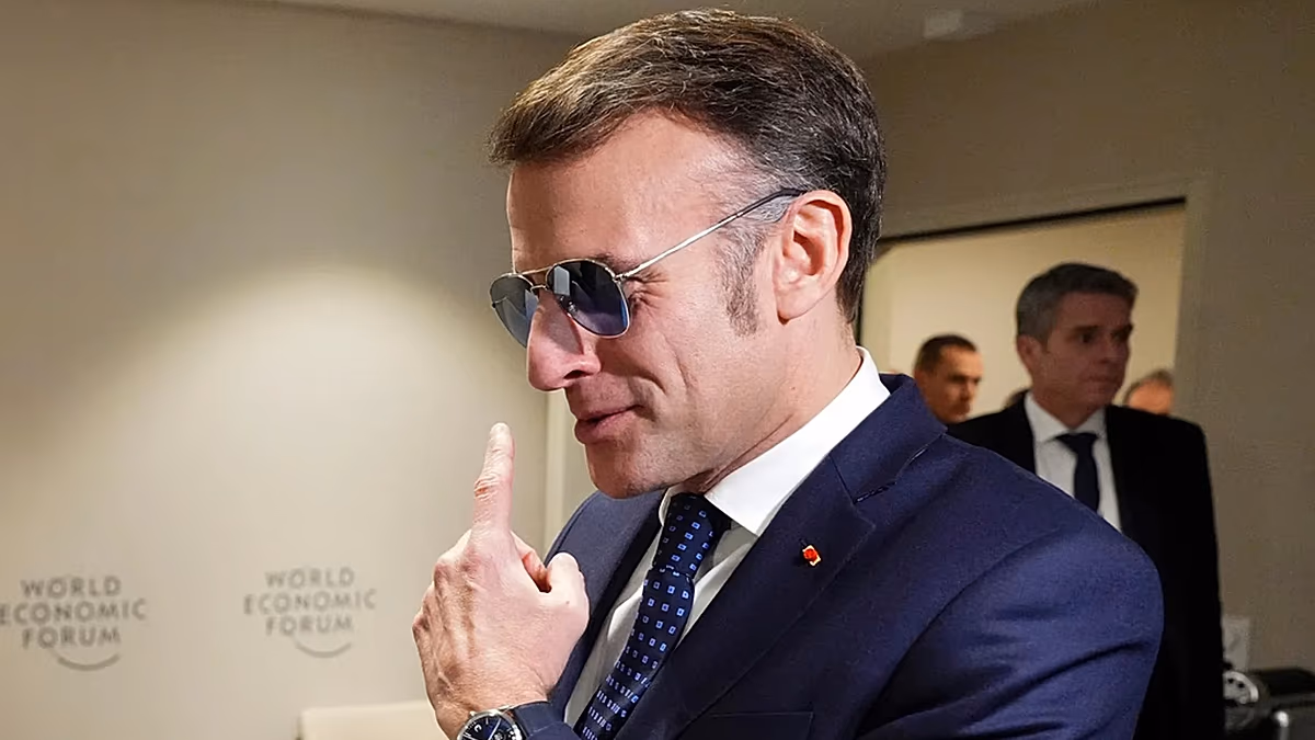 Trump macht sich inmitten wachsender Wortgefechte über Macrons Fliegerrede in Davos lustig