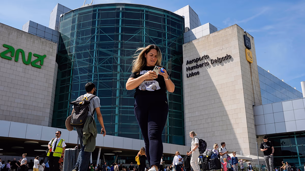„Erhebliche Mängel“ bei der Sicherheit und lange Warteschlangen führen dazu, dass Soldaten am Flughafen Lissabon stationiert sind