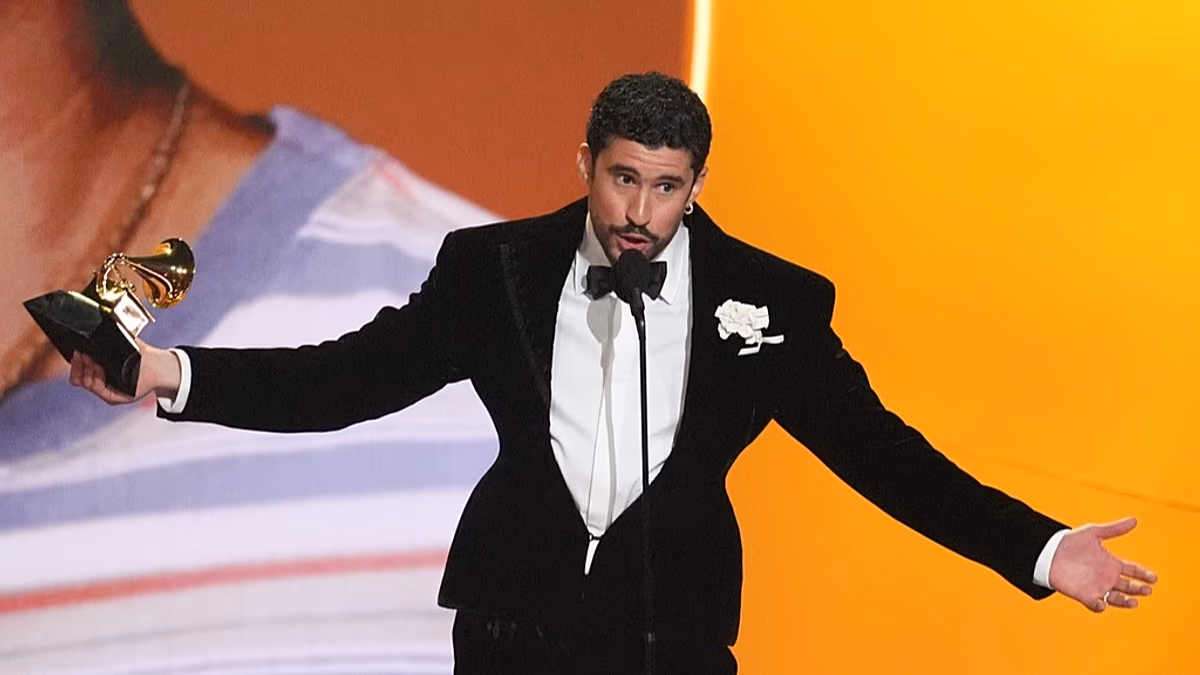 Bad Bunny wird bei den Grammy Awards zum Album des Jahres gekürt, als historischer Erster für spanischsprachige Alben