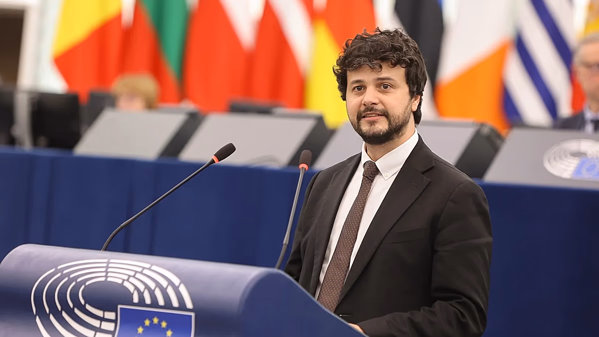 Das Einfrieren des Handelsabkommens zwischen der EU und den USA sei „unvermeidlich“, sagt der italienische Europaabgeordnete Brando Benifei