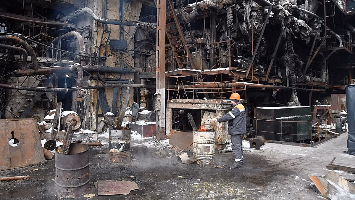 Die EU schickt Notstromaggregate in die Ukraine, da russische Streiks den Strom für die Heizung unterbrechen