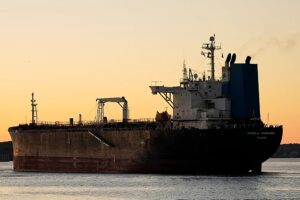 Die Trump-Regierung könnte das Jones Act aussetzen, um den steigenden Ölpreis einzudämmen