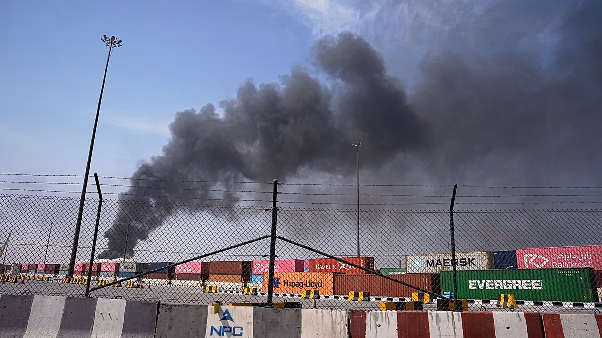 Drohnen treffen die saudische Raffinerie Ras Tanura, während der Iran Ziele in der gesamten Region angreift