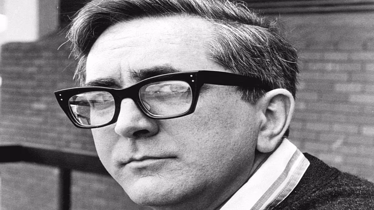 Held der Arbeiterklasse: Len Deighton, Bestseller-Spionageautor, stirbt im Alter von 97 Jahren