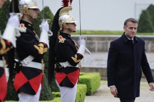 Macron sagt, Frankreich könnte sich der Schiffseskorte von Hormuz anschließen, sobald sich die Lage „ruhiger“ habe