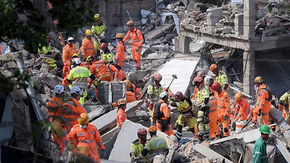Retter suchen nach tödlichem Einsturz eines Pflegeheims in Brasilien nach Überlebenden. Brasilien sucht nach Überlebenden, nachdem in Belo Horizonte, der Hauptstadt des Bundesstaates Minas Gerais, ein Teil eines Gebäudes eingestürzt ist, in dem ein Pflegeheim untergebracht ist. Mindestens sechs Menschen sind gestorben und mehrere weitere werden noch vermisst, während Feuerwehrleute weiterhin in den Trümmern graben. 06.03.2026