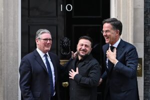 Starmer sagt, dass wir während des Besuchs von Selenskyj angesichts des Iran-Krieges den Fokus auf die Ukraine nicht verlieren dürfen