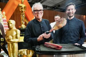 Treffen Sie Wolfgang Puck, den österreichischen Koch, der Hollywoods Eliten beim Oscars Governors Ball speist