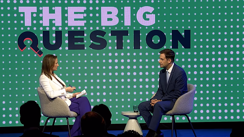 Dr. Ricardo Baptista Leite, CEO von HealthAI, begleitete Angela Barnes bei The Big Question