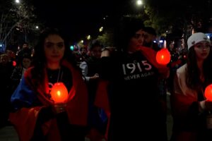 Armenien begeht den 111. Jahrestag der Massaker von 1915 in Eriwan Armenien beging am 23. und 24. April 2026 den 111. Jahrestag der Massaker von 1915 mit Märschen und Zeremonien in Eriwan, an denen Tausende von Teilnehmern teilnahmen. 24.04.2026