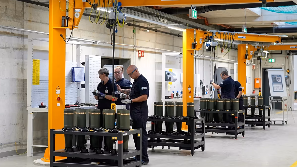 Berlin genehmigt Verteidigungsinitiativen, da die heimische Industrie Drohnen- und Fregattenverträge erhält