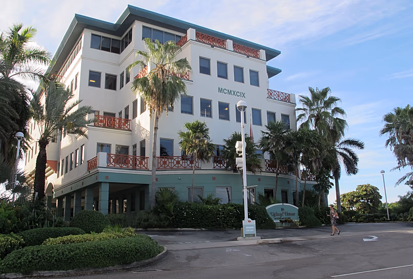DATEI. Das Ugland House, ein eingetragener Sitz für Tausende von Unternehmen in George Town auf Grand Cayman Island, August 2012