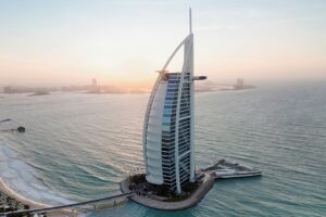 Dubais weltberühmtes Hotel Burj Al Arab wird wegen Restaurierungsarbeiten für 18 Monate geschlossen
