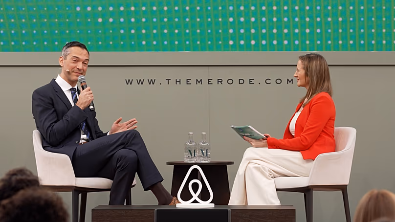 Nathan Blecharczyk, Mitbegründer von Airbnb, begleitete Angela Barnes bei The Big Question