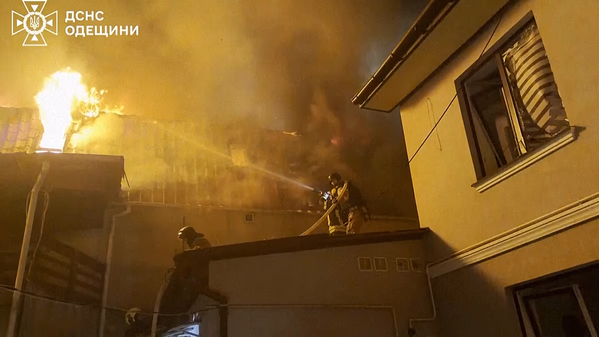 Ukraine: Russischer Angriff auf Odessa tötet zwei Menschen, über Nacht werden Krankenhäuser und Schulen getroffen