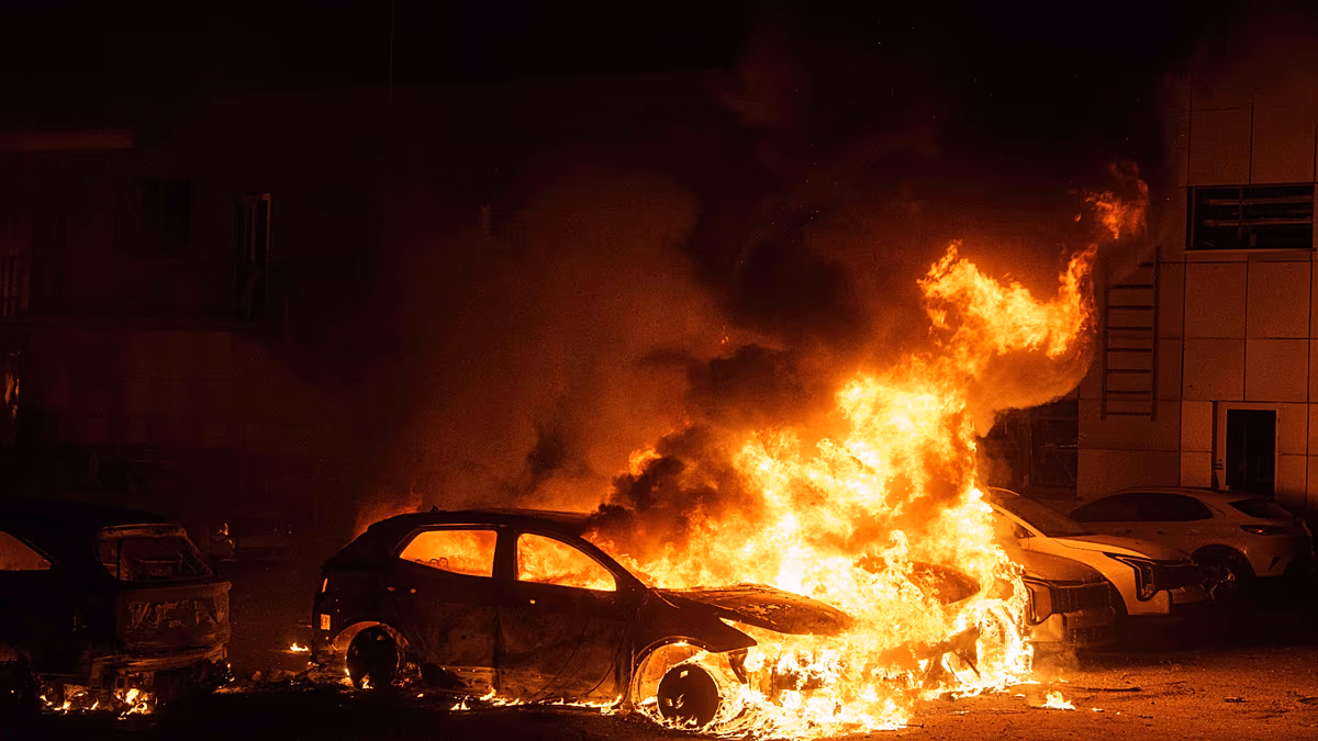 Ukraine: Tödliche russische Angriffe auf Kiew, Odessa und Dnipro fordern 12 Todesopfer Bei russischen Angriffen auf Kiew, Odessa und Dnipro kamen mindestens 12 Menschen ums Leben, darunter ein Kind, während sich die Kämpfe und die gescheiterten Waffenstillstandsbemühungen bis Mitte April hinziehen. 16.04.2026