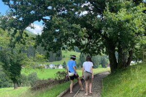 „Mir hat alles daran gefallen“: Auf Deutschlands Barfußwanderwegen wieder in Kontakt mit der Natur kommen
