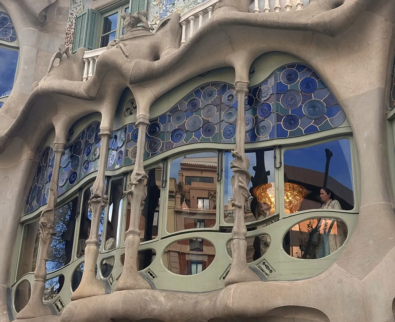 Fenster von Casa Batllo, Barcelona, ​​Katalonien, Spanien, 2026.