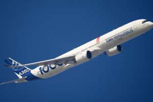 Airbus und BMW schließen Vereinbarungen mit der französischen Mistral, um KI in Verteidigungs- und Sicherheitssysteme zu integrieren